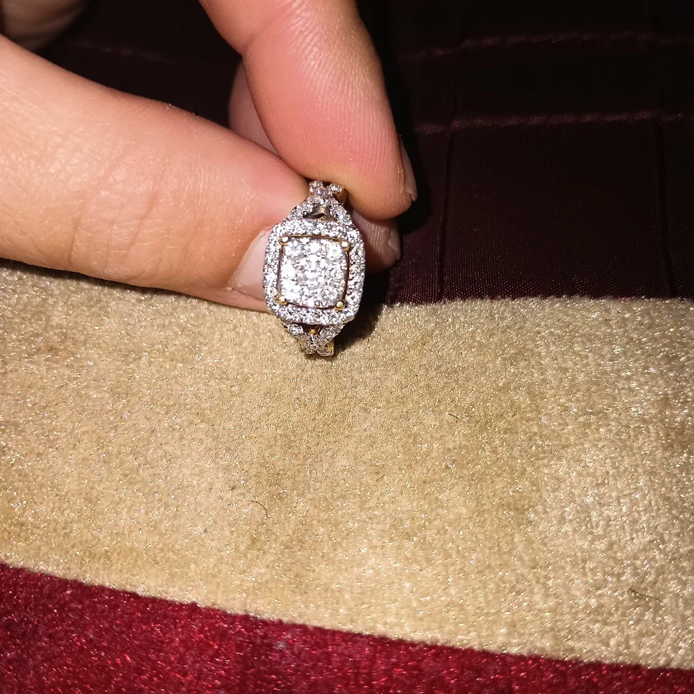 Diamond wedding rings - Picture 4 of 4